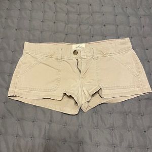 Hollister size 3 beige stretch cargo shorts